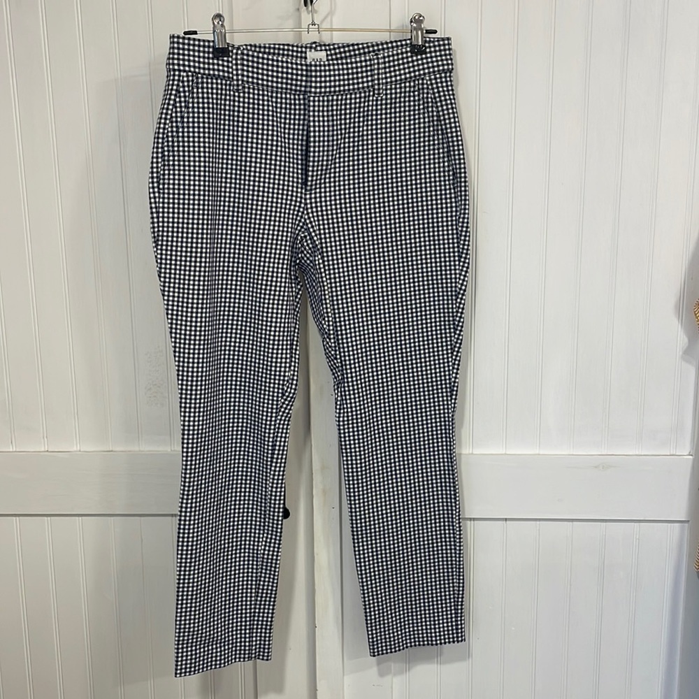 GAP blue,white plaid skinny ankle pants size 6.